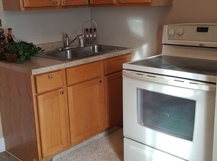 146 S 9th St #3, Salina, KS 67401