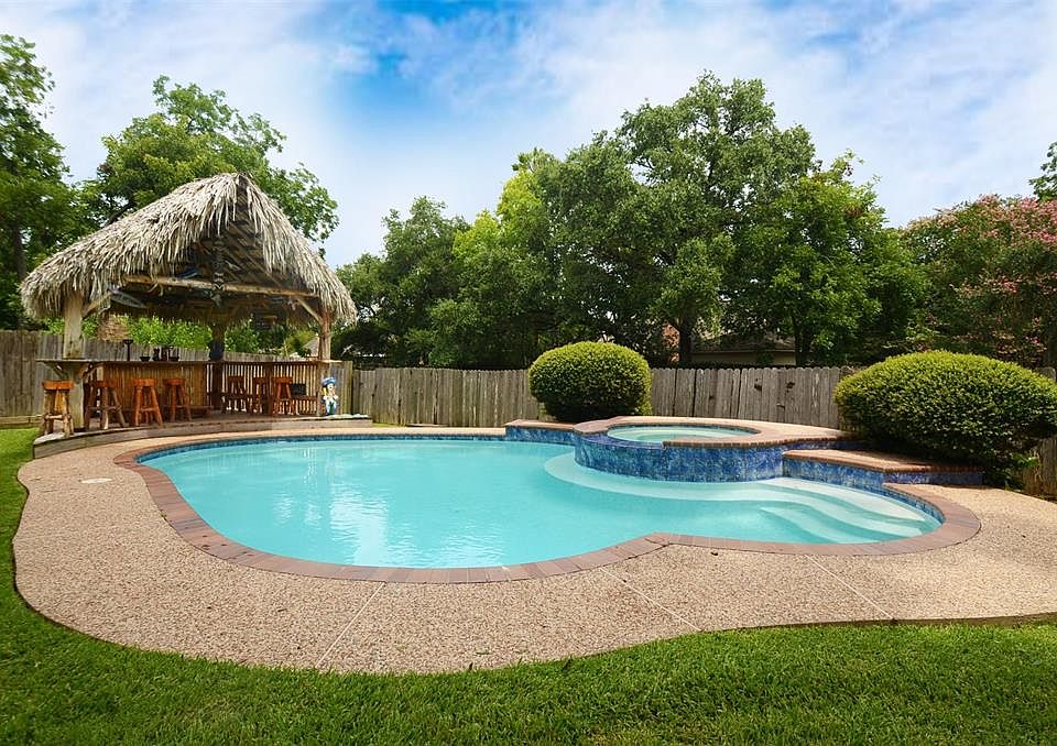 1st image of 2415 Willow Bend Dr