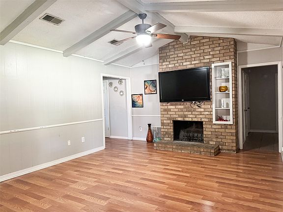 4th image of 9421 Leaside Way