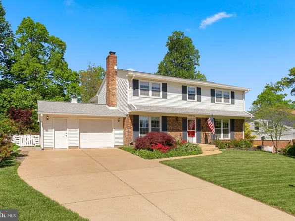 8220 Smithfield Ave, Springfield, VA 22152