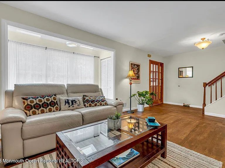 722 Maple Ave — Photo 5