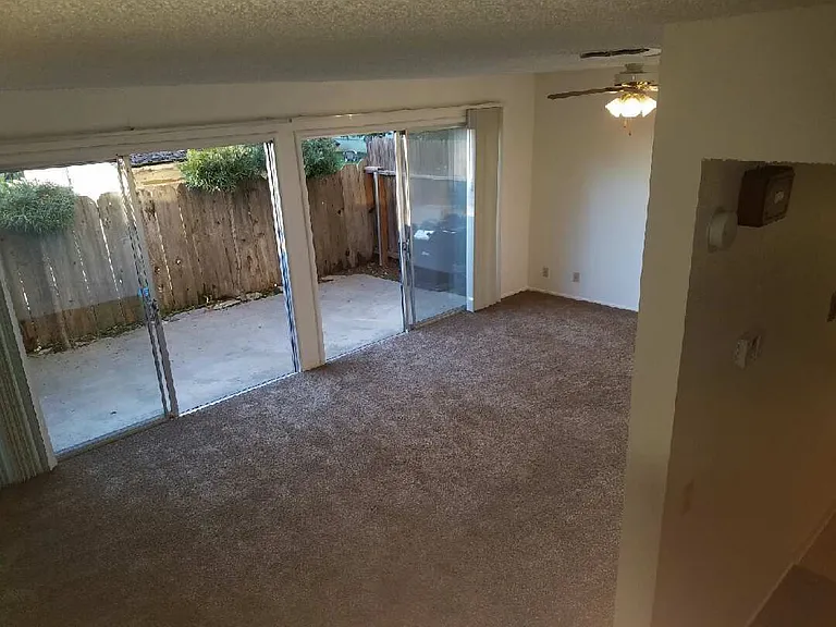 1078 Franklin Ave — Photo 48