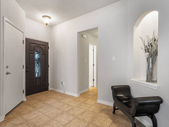 4th image of 533 Thurber Dr