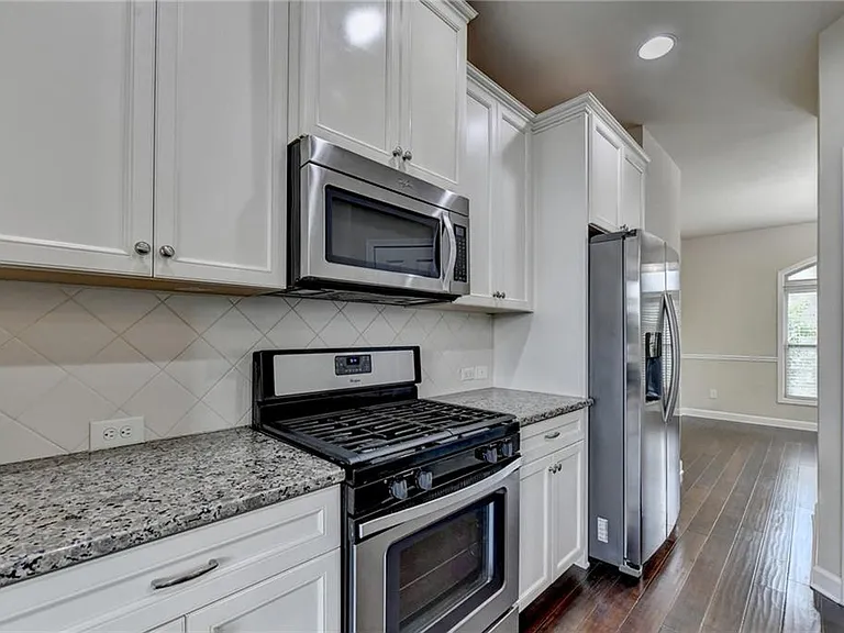 4307 Tacoma Trce — Photo 11