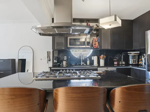 4051 Nostrand Avenue image 23 of 37