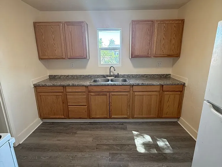 3916 Clinton Ave — Photo 8