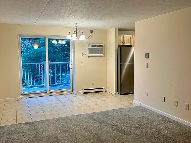 60 Nicholas Rd #6 — Photo 5