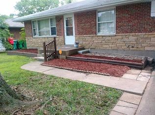 9736 Colony Dr, Saint Louis, MO 63137