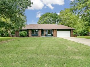 831 N Toh N Hah Trl, Wichita, KS 67212