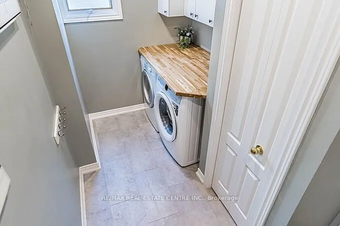 33 Strathroy Cres — Photo 26