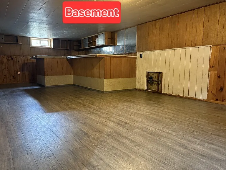 308 E Queen Ave — Photo 5