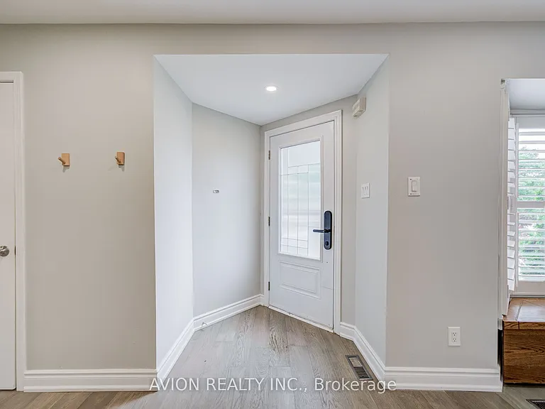 9 Falan Heights Cres — Photo 4