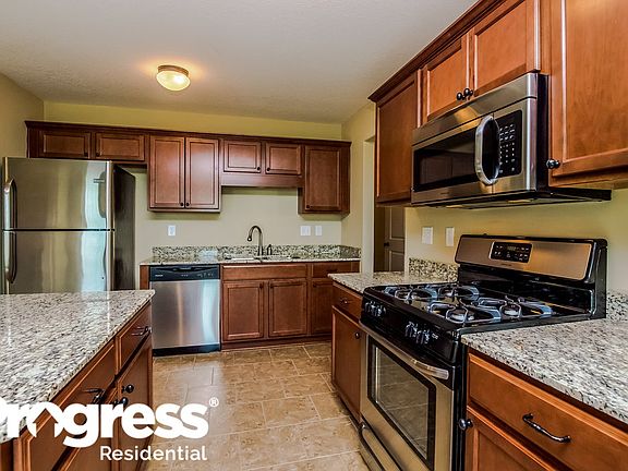 5th image of 30 Willow Springs Dr