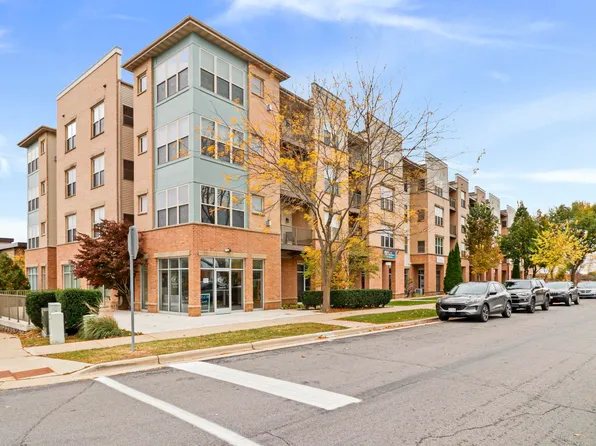 8201 Mayo Dr Unit 204, Madison, WI 53719