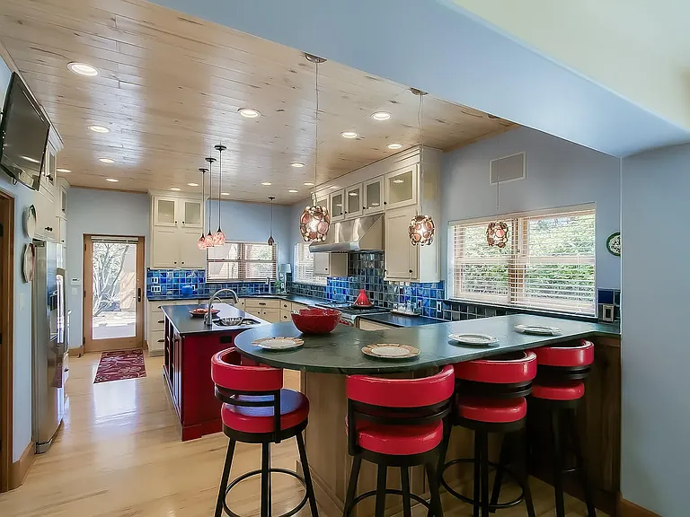 1420 Jefferson St NE — Photo 10