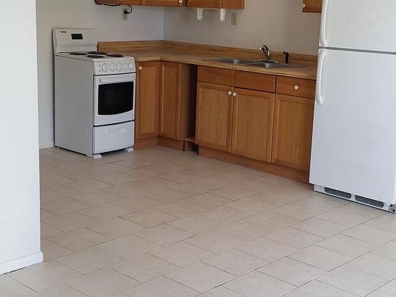 3rd image of 332 Cagua Dr NE