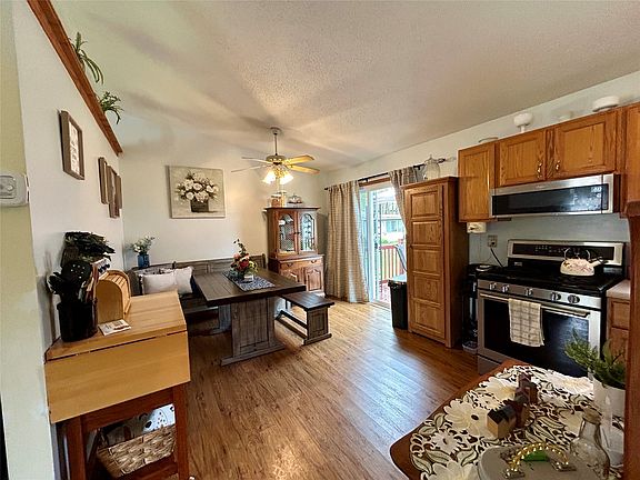 3rd image of 3126 Tamarack Dr