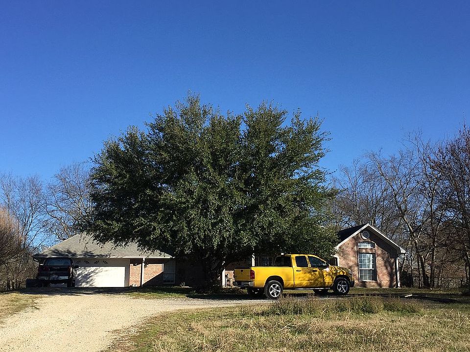 1st image of 1944 N Hillcrest Dr