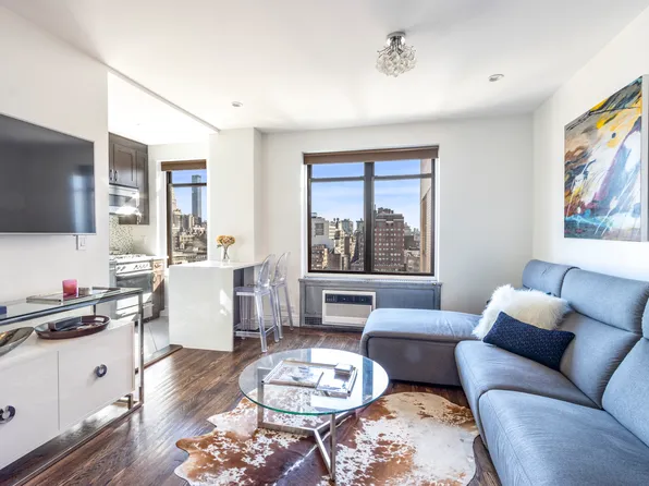 161 West 16th Street image 1 of 9