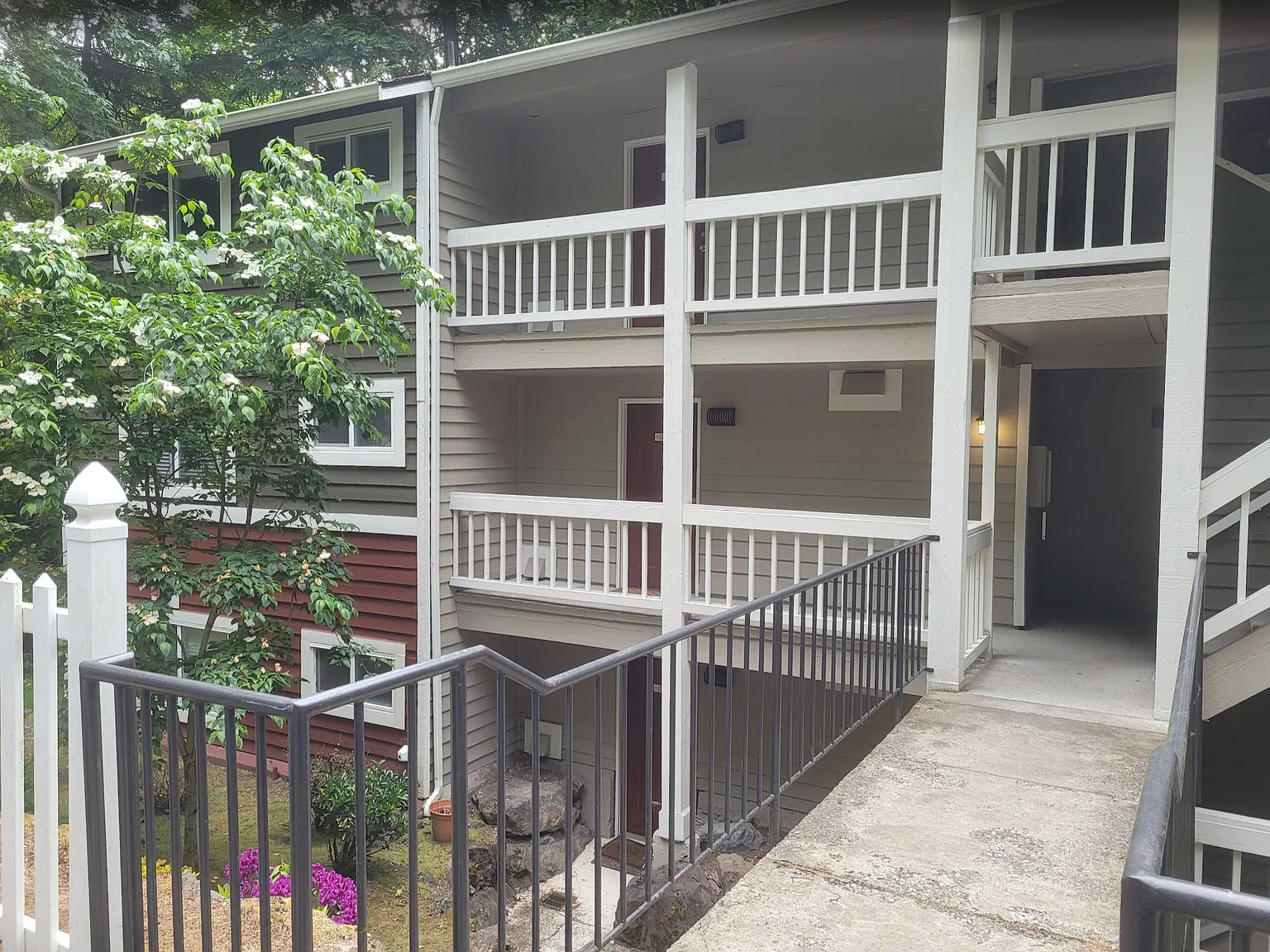 2 bed, 922 sqft, $2,150 — Photo 1