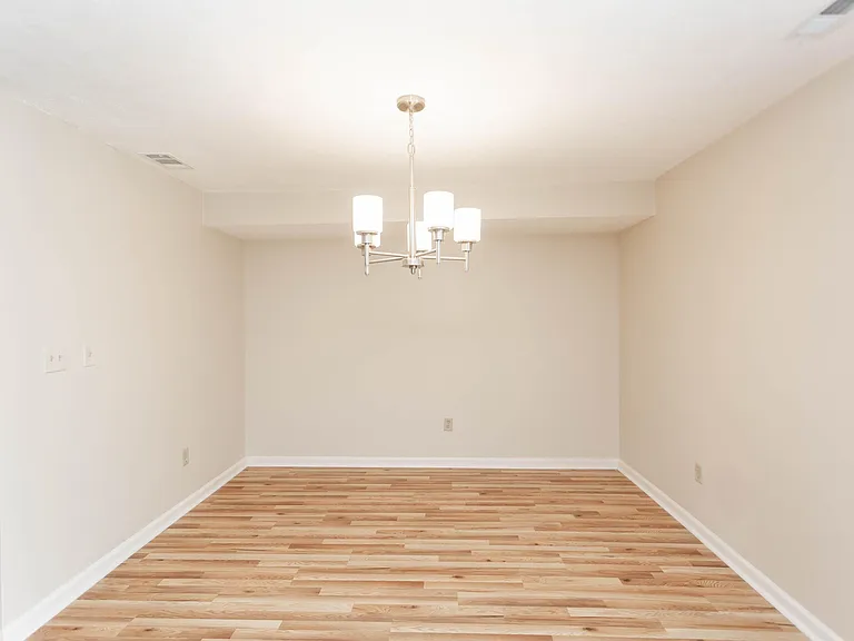 7250-7272 Beacon Hill Dr — Photo 30