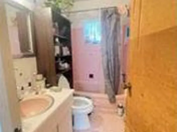 971 Schenck Avenue image 3 of 6