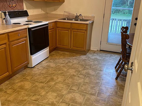 4th image of 1012 Grindstaff Ave Suite 2