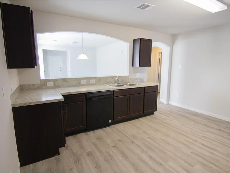 3514 Bluebird Park Ln — Photo 4
