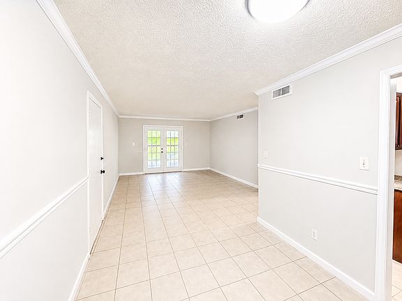3rd image of 405 Wymore Rd APT 106
