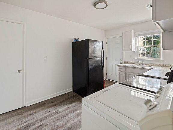 5th image of 2000 Chesapeake Dr #2000B
