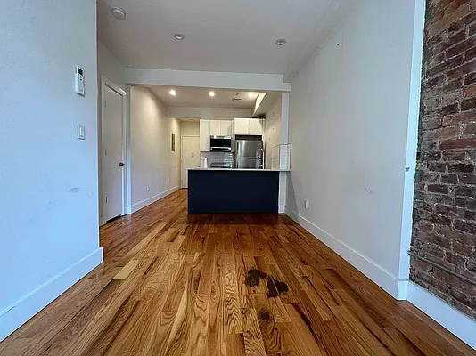 Rented by Bond New York | media 15