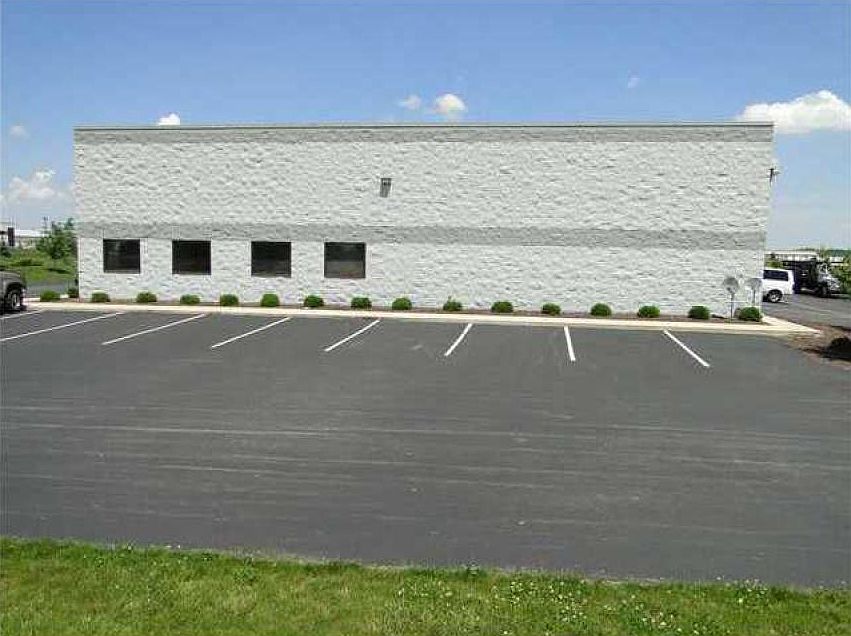 2nd image of 1001 Commerce Parkway South Dr