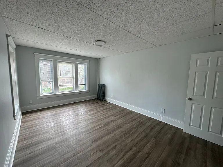 56-60 Fort Pleasant Avenue — Photo 2