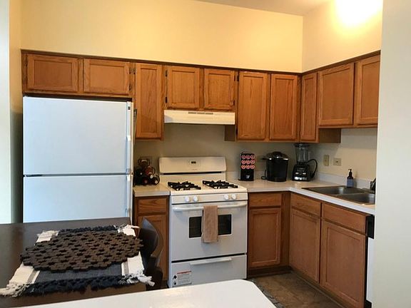 4th image of 1244 Whispering Hills Dr