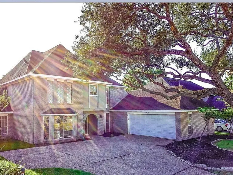 538 Longview Dr — Photo 3
