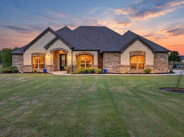 2025 Forest Bluff Trl, Azle, TX 76020