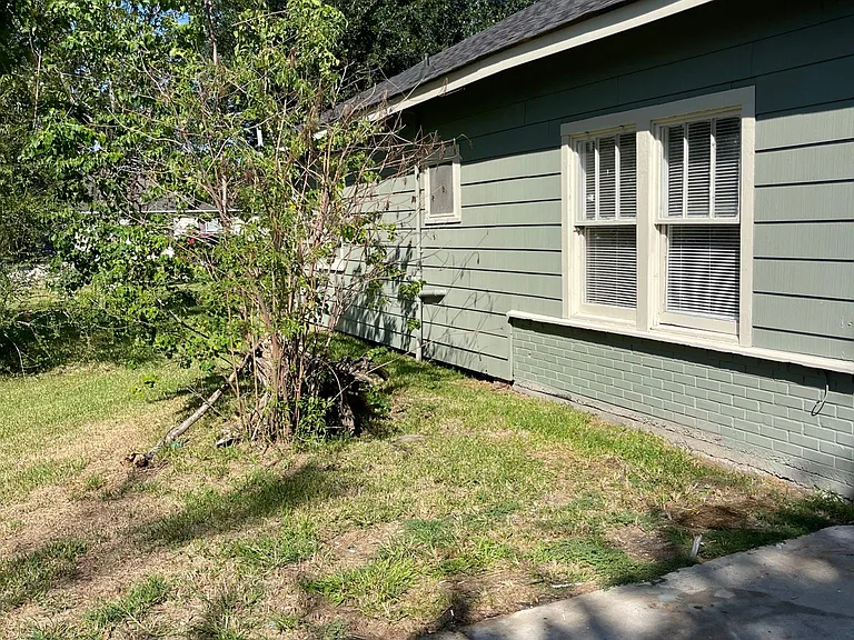 702 Sycamore St — Photo 5