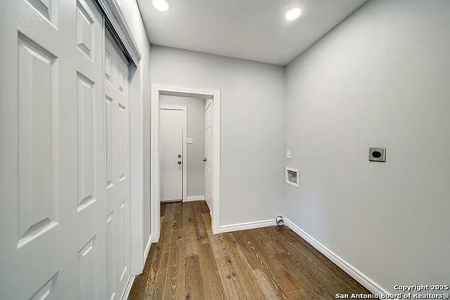811 W Kings Hwy — Photo 30