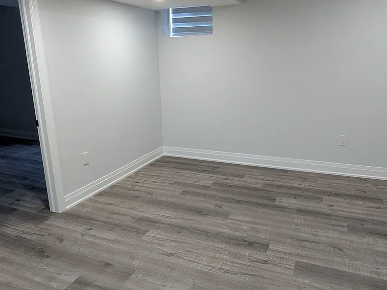 5 Broden Cres — Photo 8