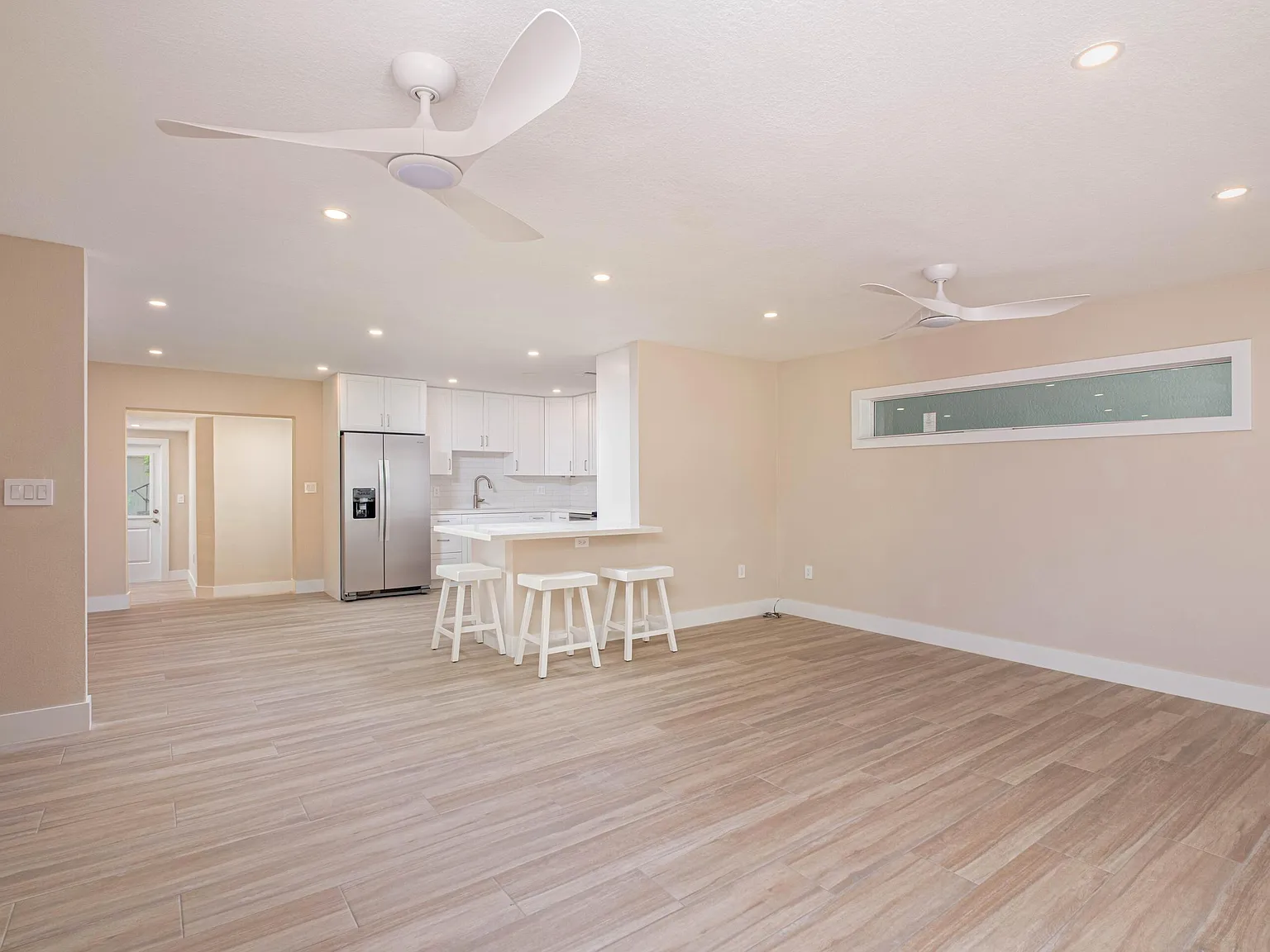 3 bed, 3.0 bath, 1444 sqft, $3,500 — Photo 4