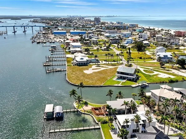 655 Matanzas Ct, Fort Myers Beach, FL 33931