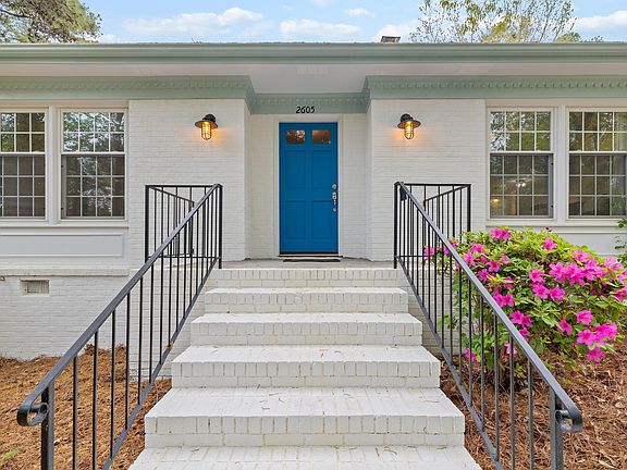 5th image of 2605 Albemarle Ave