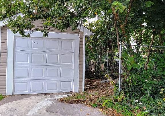 4th image of 10720 139th St