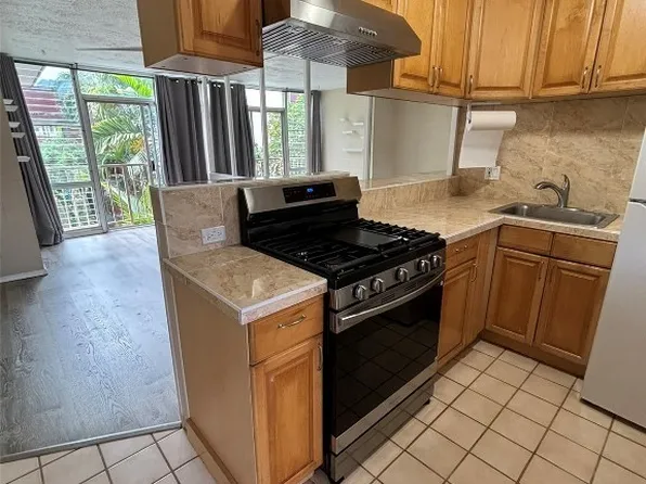 45-697 Kamehameha Hwy APT 213, Kaneohe, HI 96744