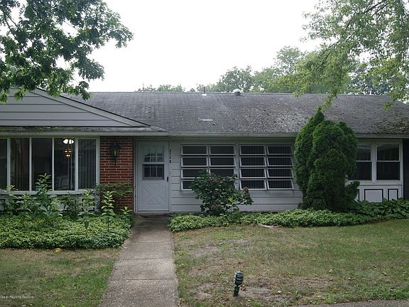 5th image of 372B Portsmouth Dr