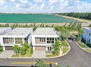 7505 NW 97th Ct, Doral, FL 33178