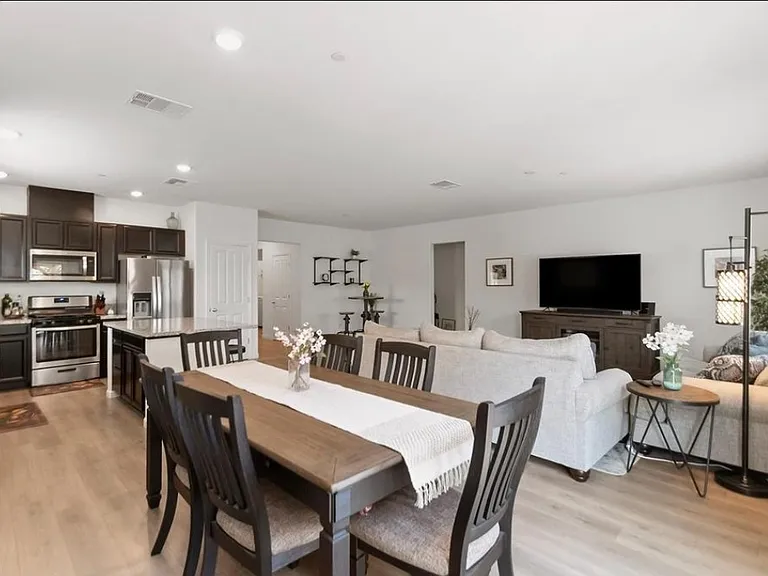 1204 Aspenparke Way — Photo 12