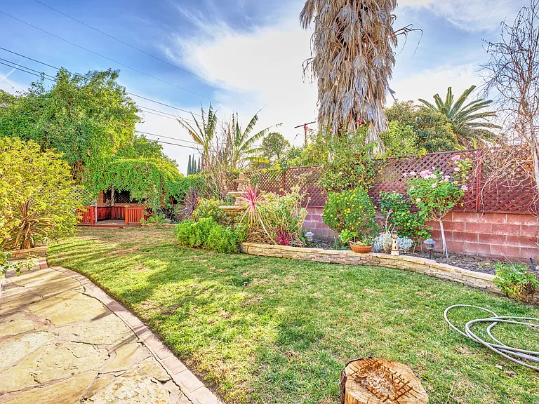 20758 Stephanie Dr — Photo 31