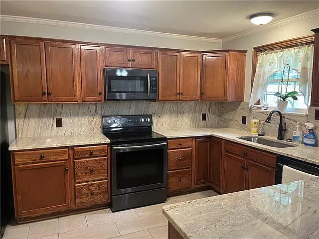 401 Pine Shadows Dr — Photo 3