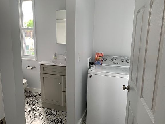 4th image of 103 Masten Ave #2